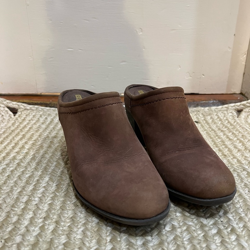 Clarks women’s Sandy Mule Size 6